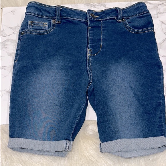 CAT & Jack Blue Denim Bermuda Shorts size 10-12 - Picture 2 of 4